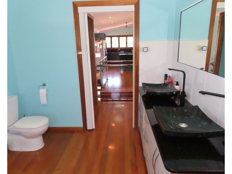 14b Thomas Street, Bowen QLD 4805