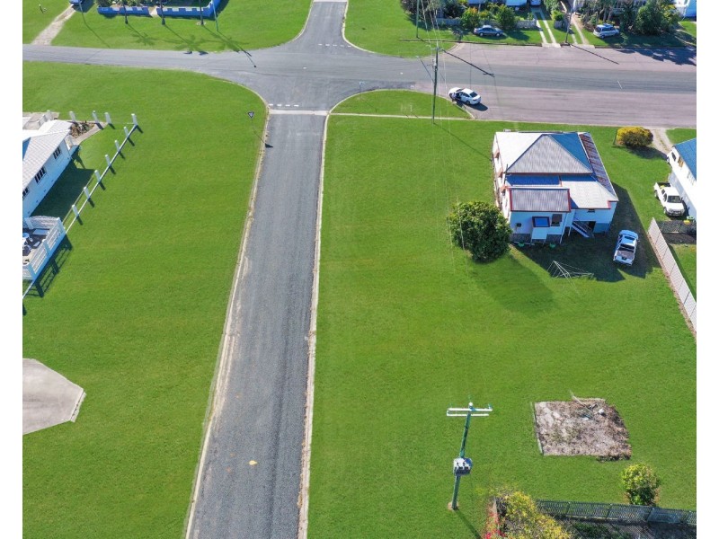 107 Powell Street, Bowen QLD 4805