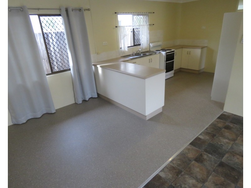 1/20 Marshall Street, Bowen QLD 4805