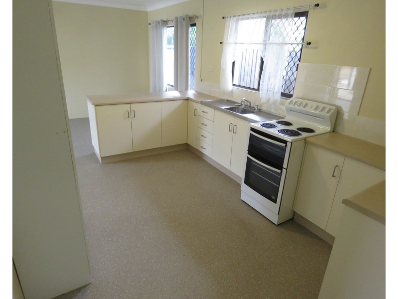 1/20 Marshall Street, Bowen QLD 4805