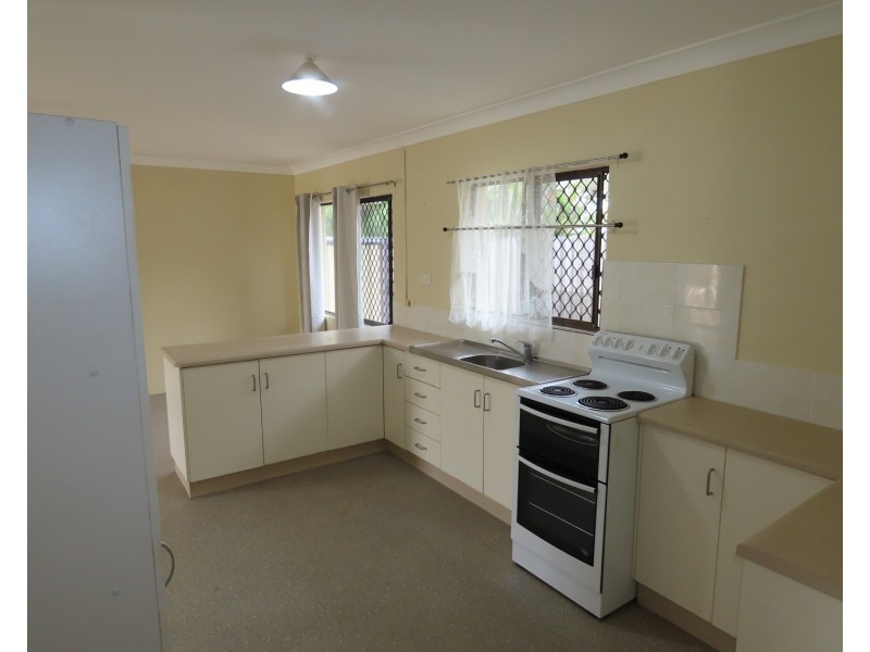 1/20 Marshall Street, Bowen QLD 4805