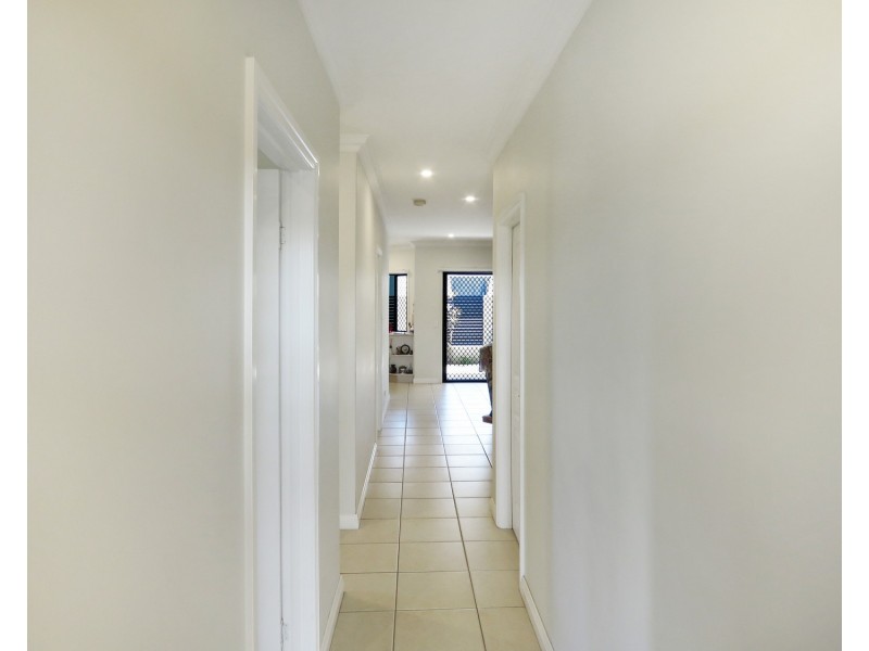 2/1 Kapok Road, Bowen QLD 4805