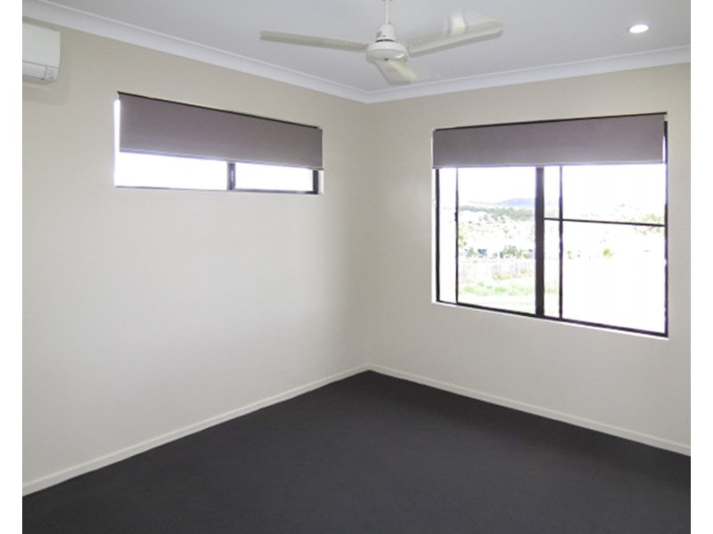 8 Seacove Crescent, Bowen QLD 4805