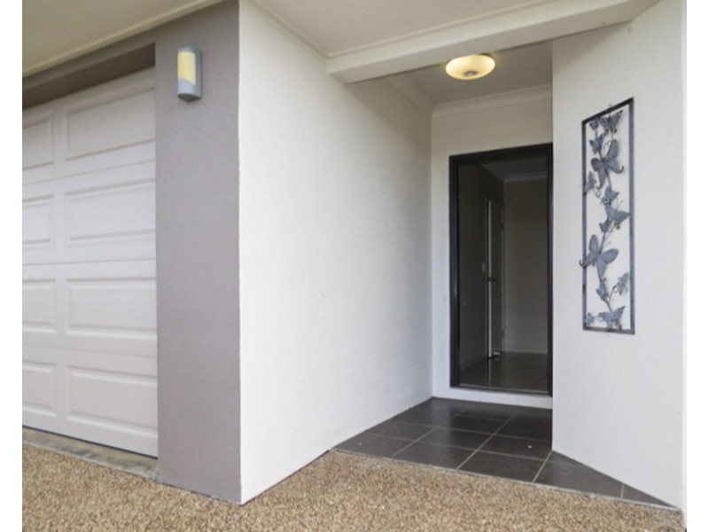 8 Seacove Crescent, Bowen QLD 4805