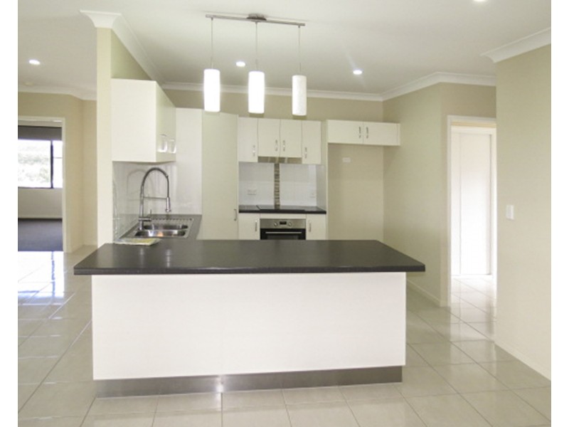 8 Seacove Crescent, Bowen QLD 4805