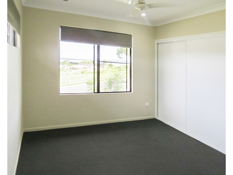 8 Seacove Crescent, Bowen QLD 4805