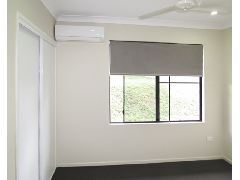 8 Seacove Crescent, Bowen QLD 4805