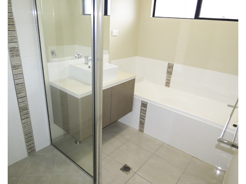 8 Seacove Crescent, Bowen QLD 4805