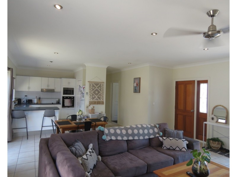 1/13 Queens Road, Bowen QLD 4805