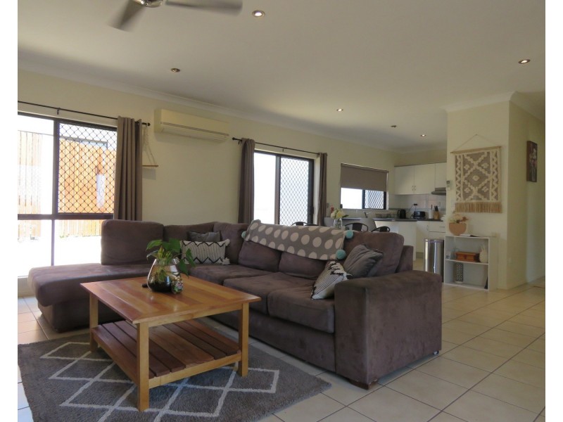 1/13 Queens Road, Bowen QLD 4805