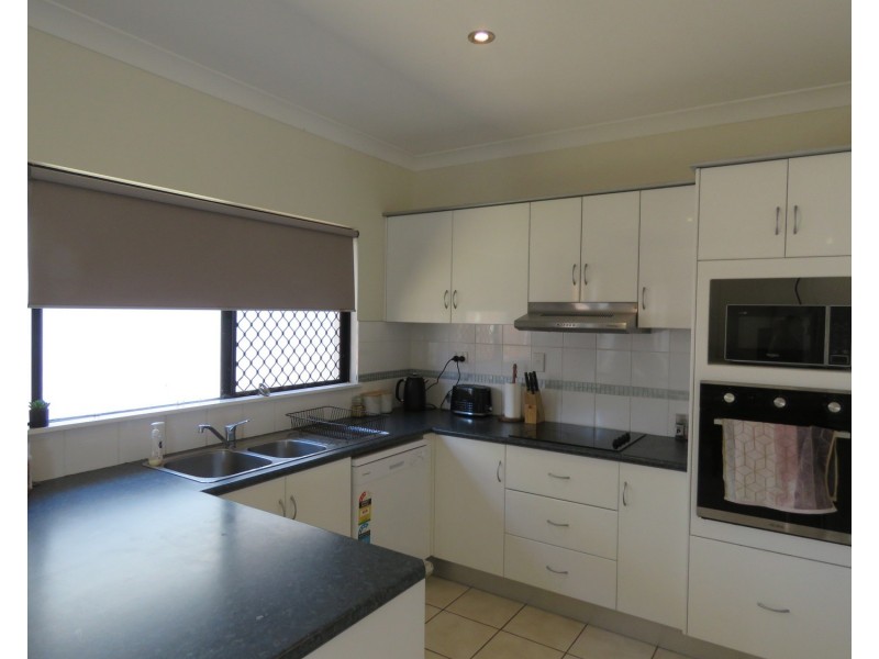 1/13 Queens Road, Bowen QLD 4805
