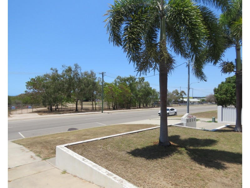 1/13 Queens Road, Bowen QLD 4805