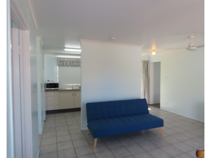 2/79 Horseshoe Bay Road, Bowen QLD 4805