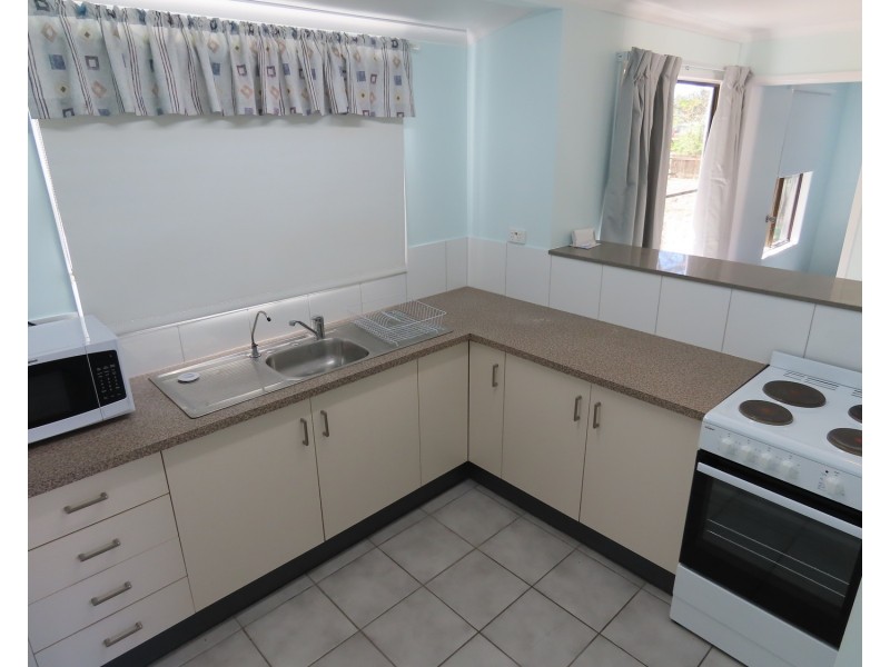 2/79 Horseshoe Bay Road, Bowen QLD 4805