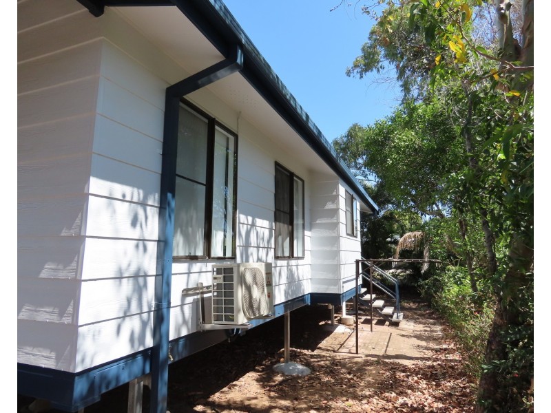 2/79 Horseshoe Bay Road, Bowen QLD 4805