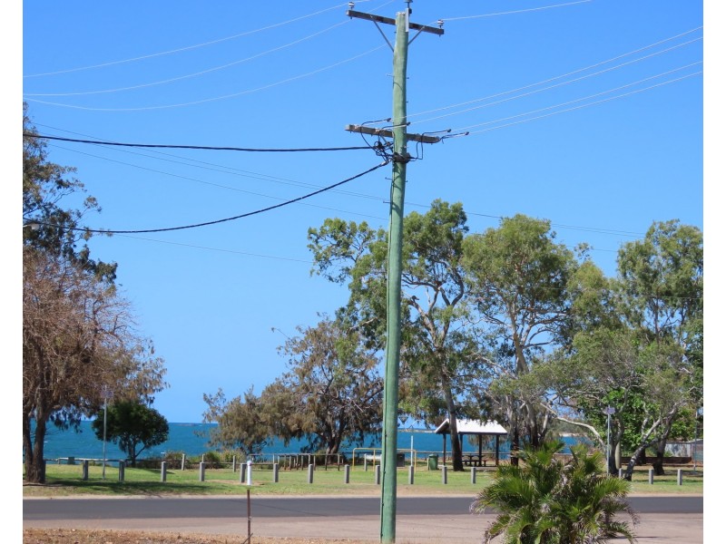 2/79 Horseshoe Bay Road, Bowen QLD 4805