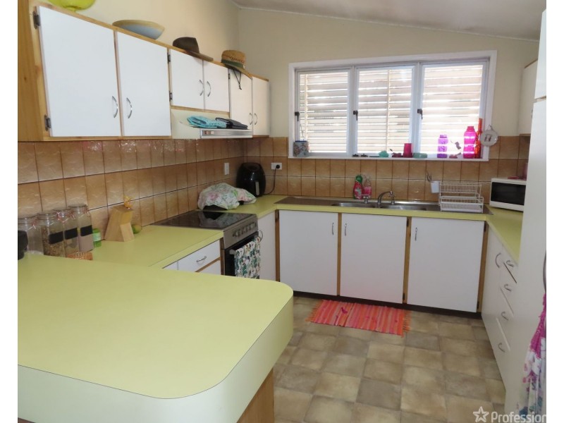 55 Poole Street, Bowen QLD 4805