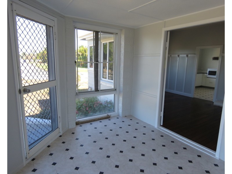 61 Esplanade, Bowen QLD 4805