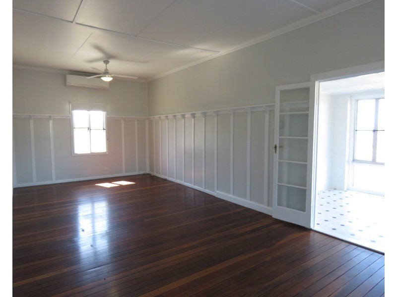 61 Esplanade, Bowen QLD 4805