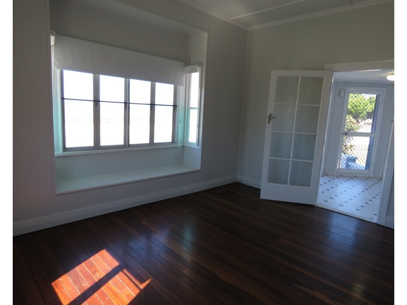 61 Esplanade, Bowen QLD 4805