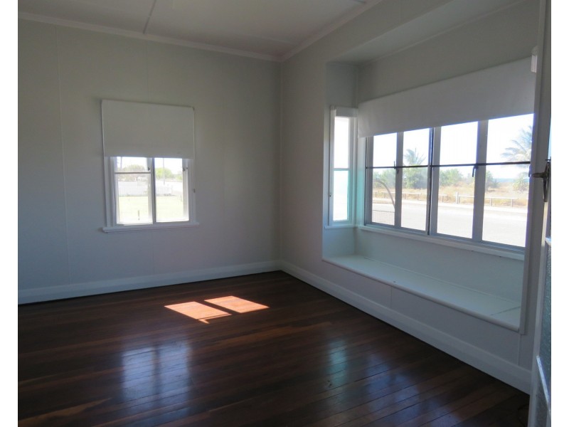 61 Esplanade, Bowen QLD 4805