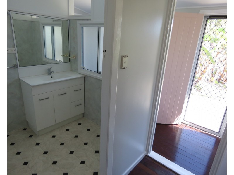 61 Esplanade, Bowen QLD 4805