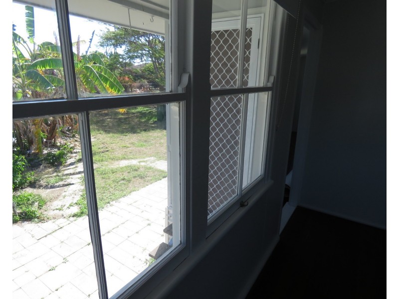 61 Esplanade, Bowen QLD 4805