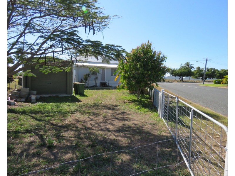 61 Esplanade, Bowen QLD 4805