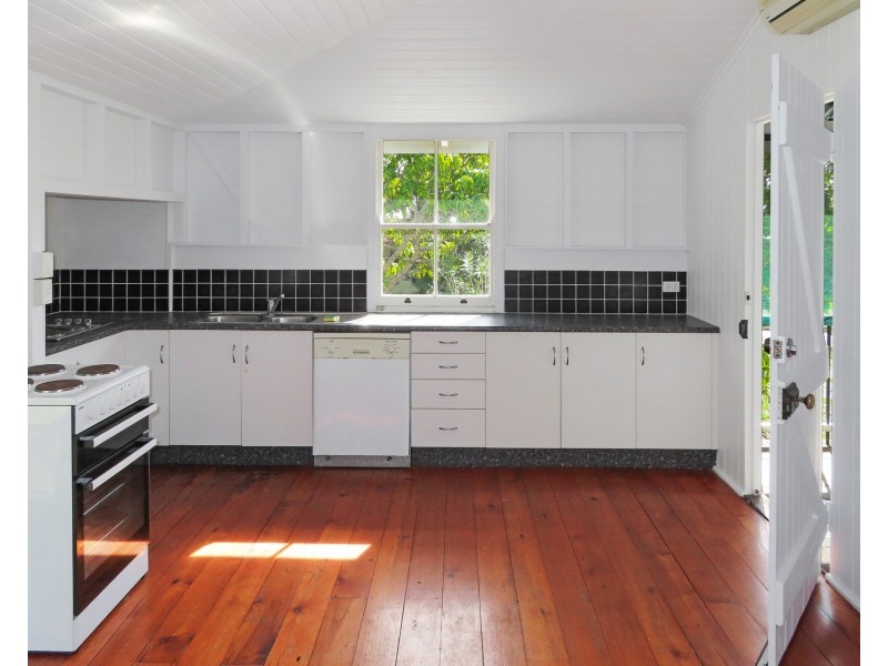 55 Livingstone Street, Bowen QLD 4805