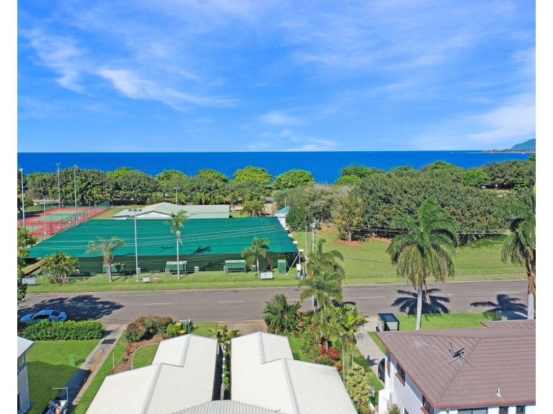 2/13 Murroona Street, Bowen QLD 4805