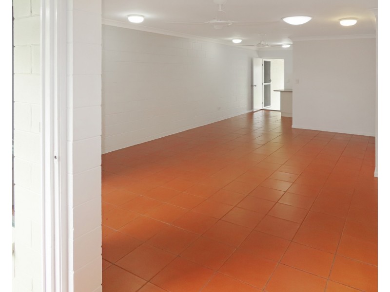 2/13 Murroona Street, Bowen QLD 4805