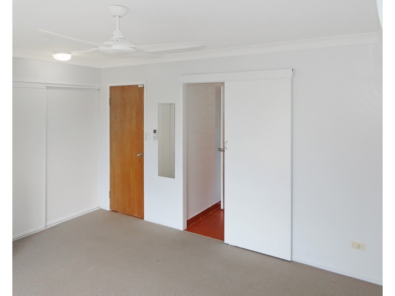 2/13 Murroona Street, Bowen QLD 4805