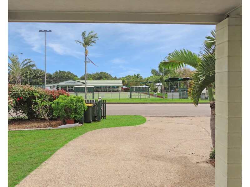 2/13 Murroona Street, Bowen QLD 4805