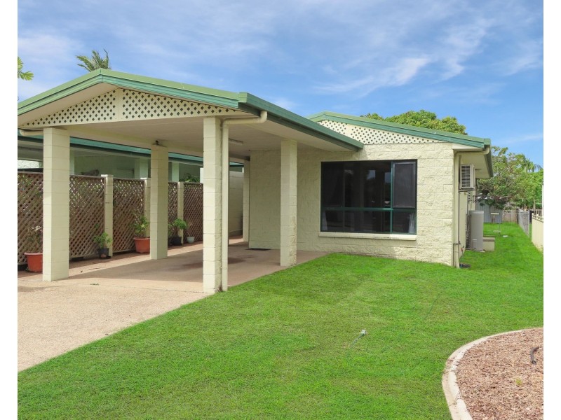 2/13 Murroona Street, Bowen QLD 4805