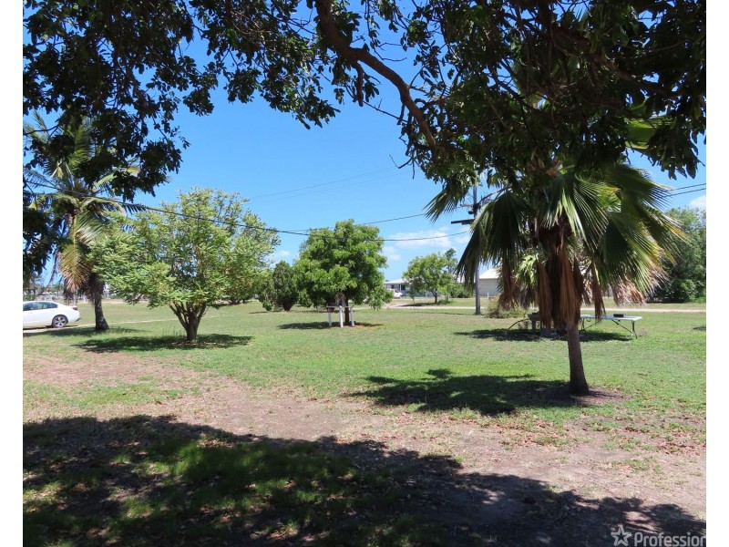 190 Richmond Road, Bowen QLD 4805