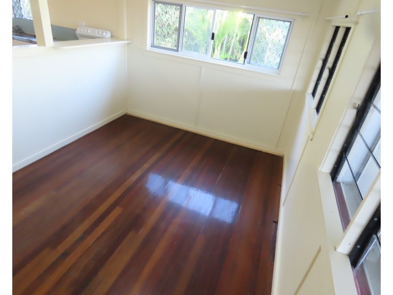 6 Bull Crescent, Bowen QLD 4805