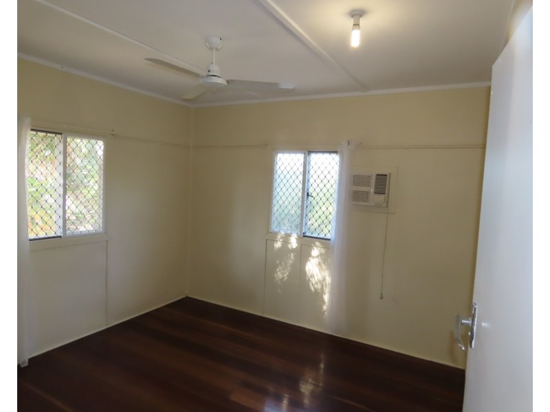 6 Bull Crescent, Bowen QLD 4805