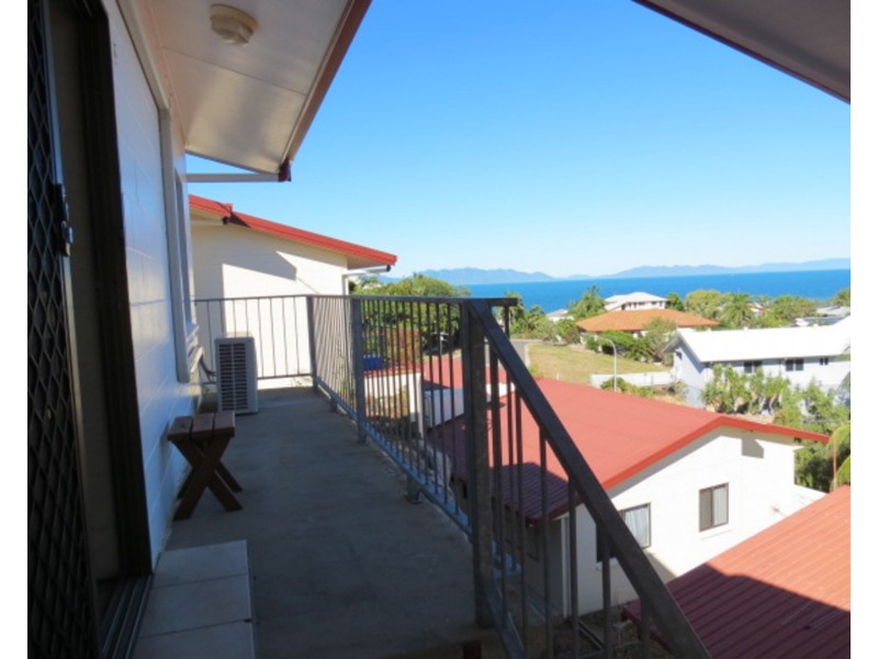 4/10 Poinciana Drive, Bowen QLD 4805