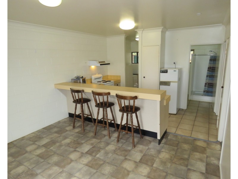 4/10 Poinciana Drive, Bowen QLD 4805