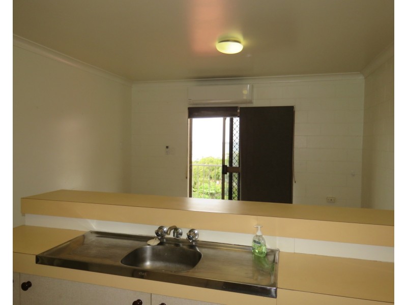 4/10 Poinciana Drive, Bowen QLD 4805