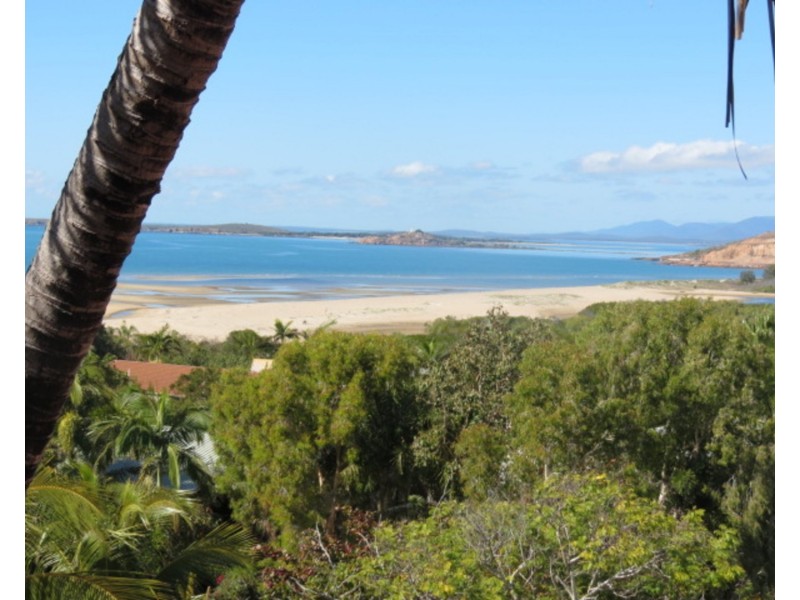 4/10 Poinciana Drive, Bowen QLD 4805