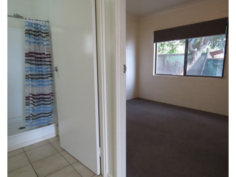 4/10 Poinciana Drive, Bowen QLD 4805