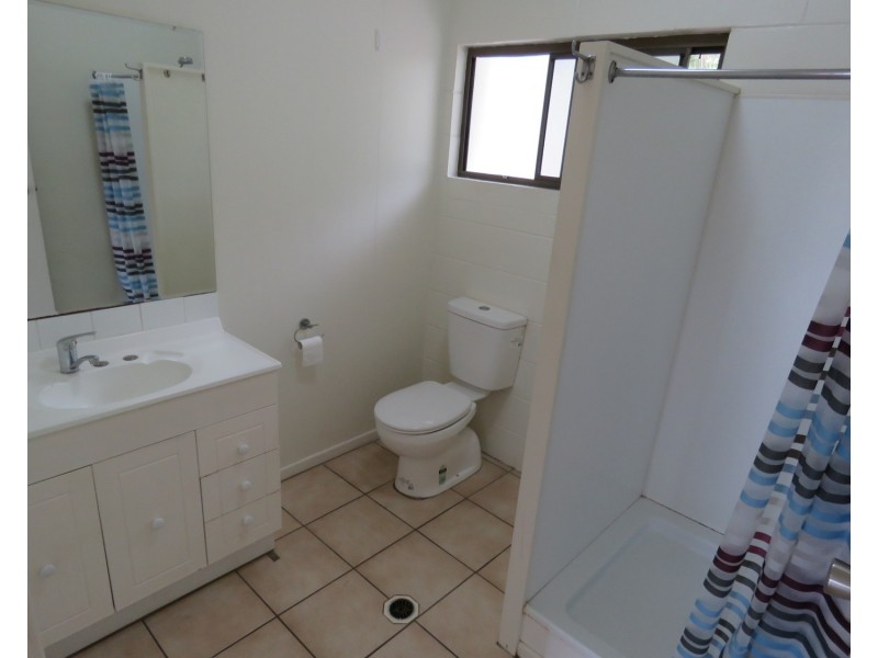 4/10 Poinciana Drive, Bowen QLD 4805