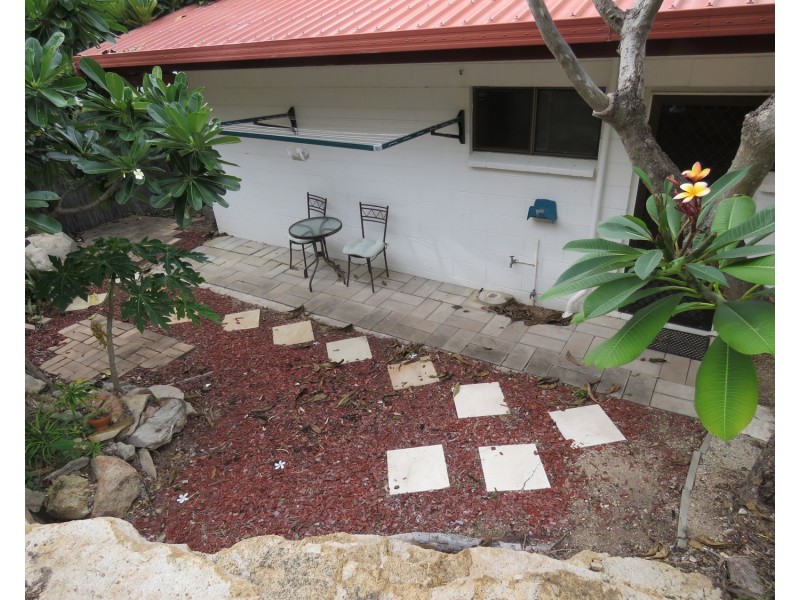 4/10 Poinciana Drive, Bowen QLD 4805