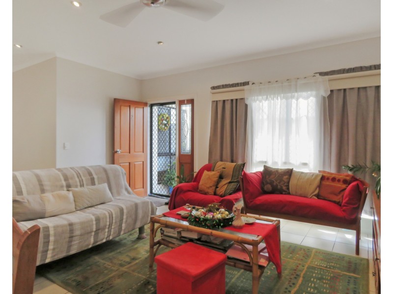 2/13 Queens Road, Bowen QLD 4805