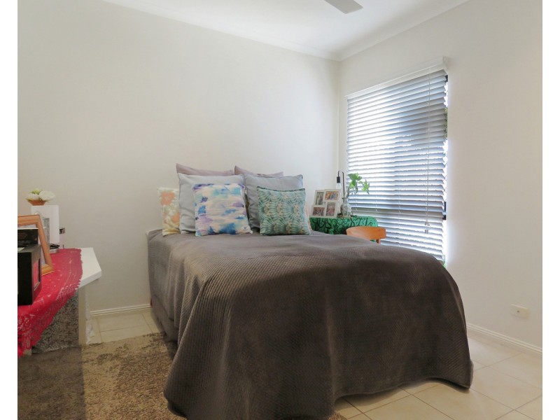 2/13 Queens Road, Bowen QLD 4805