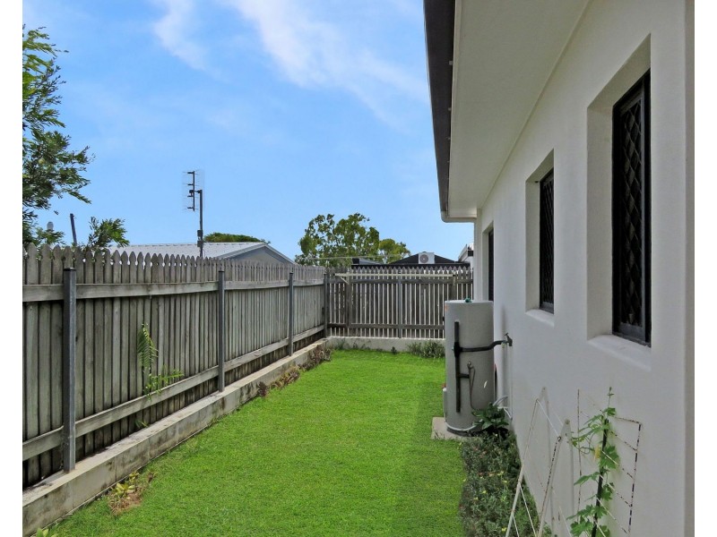 2/13 Queens Road, Bowen QLD 4805