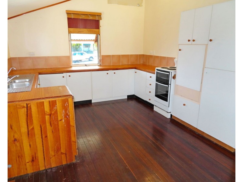 65 Poole Street, Bowen QLD 4805