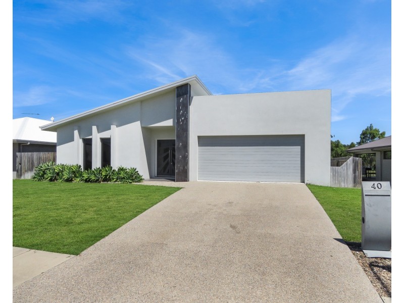 40 Scenic Crescent, Bowen QLD 4805