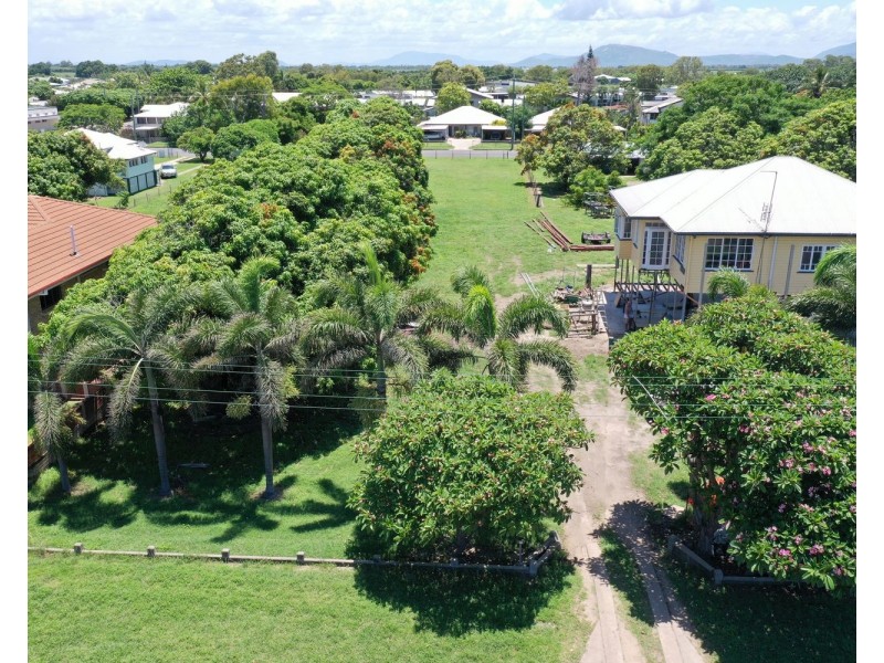 47 Queens Beach Esplanade, Bowen QLD 4805